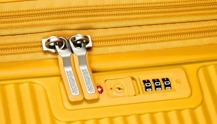 American Tourister Soundbox Чемодан дорожный 67/24 M golden yellow