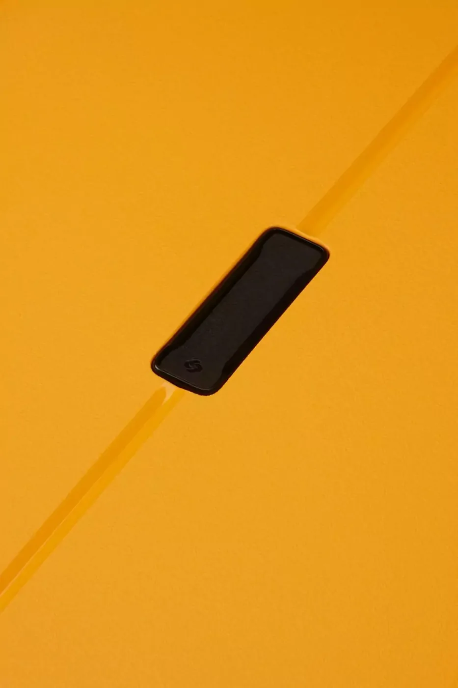 Samsonite ESSENS Чемодан дорожный 69/30 M radiant yellow