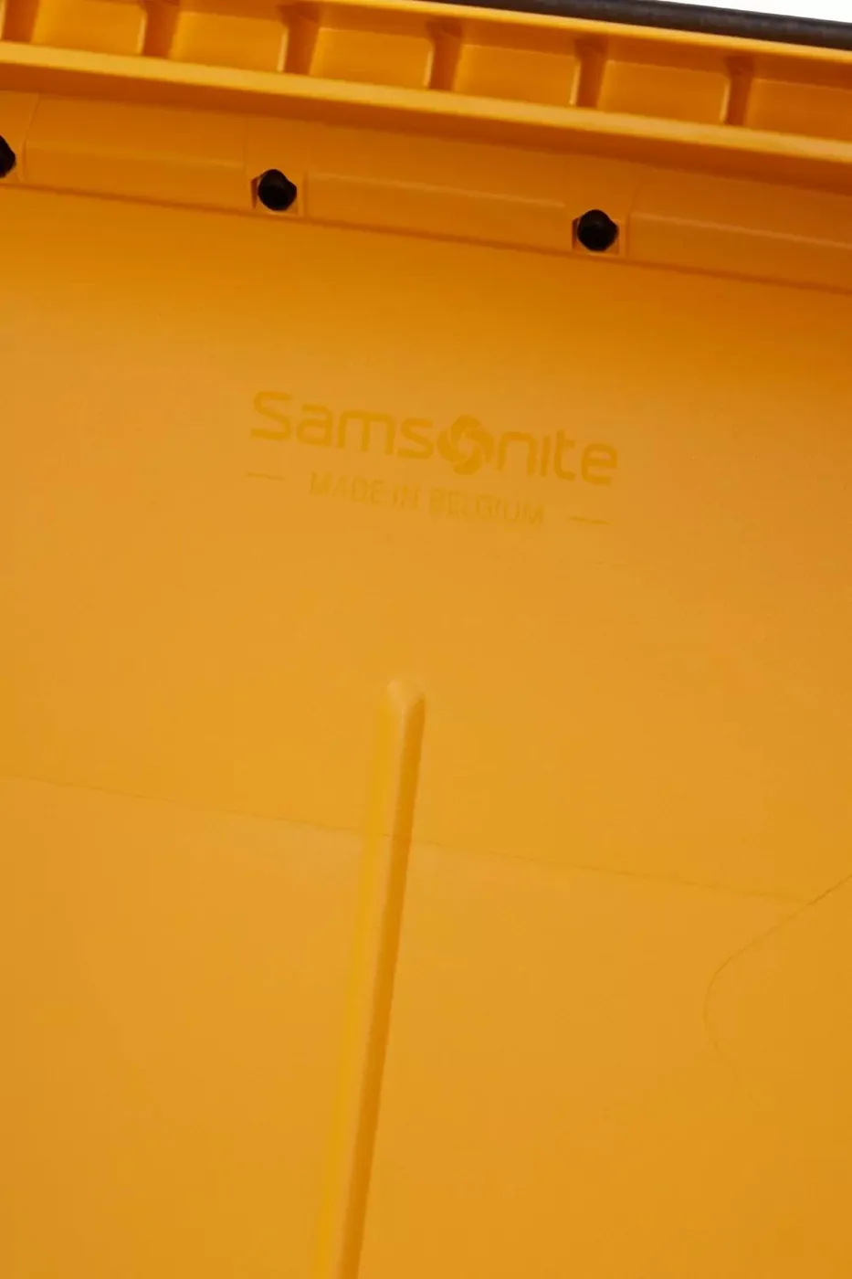 Samsonite ESSENS Чемодан дорожный 75/33 L radiant yellow